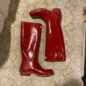 Red hunter rain boots w box